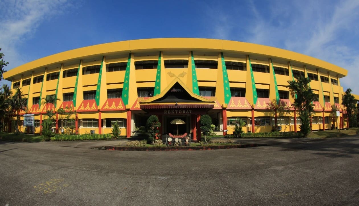 Foto Universitas UNILAK